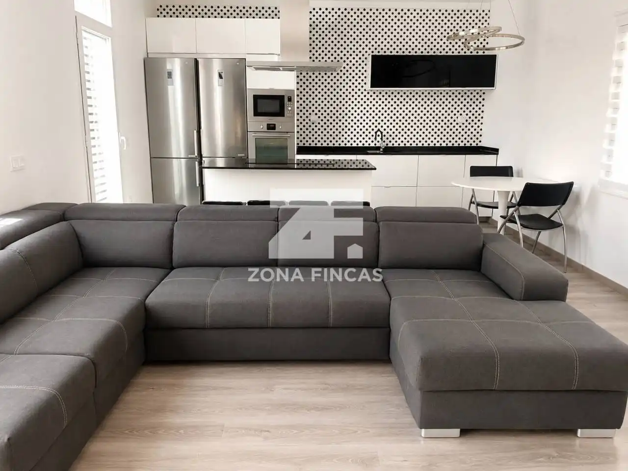 Living room of Flat for sale in Badalona  with Heating, Parquet flooring and Terrace