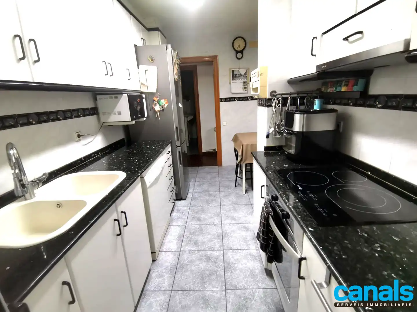 Cocina de Piso en venta en Cerdanyola del Vallès con Calefacción, Horno y Balcón