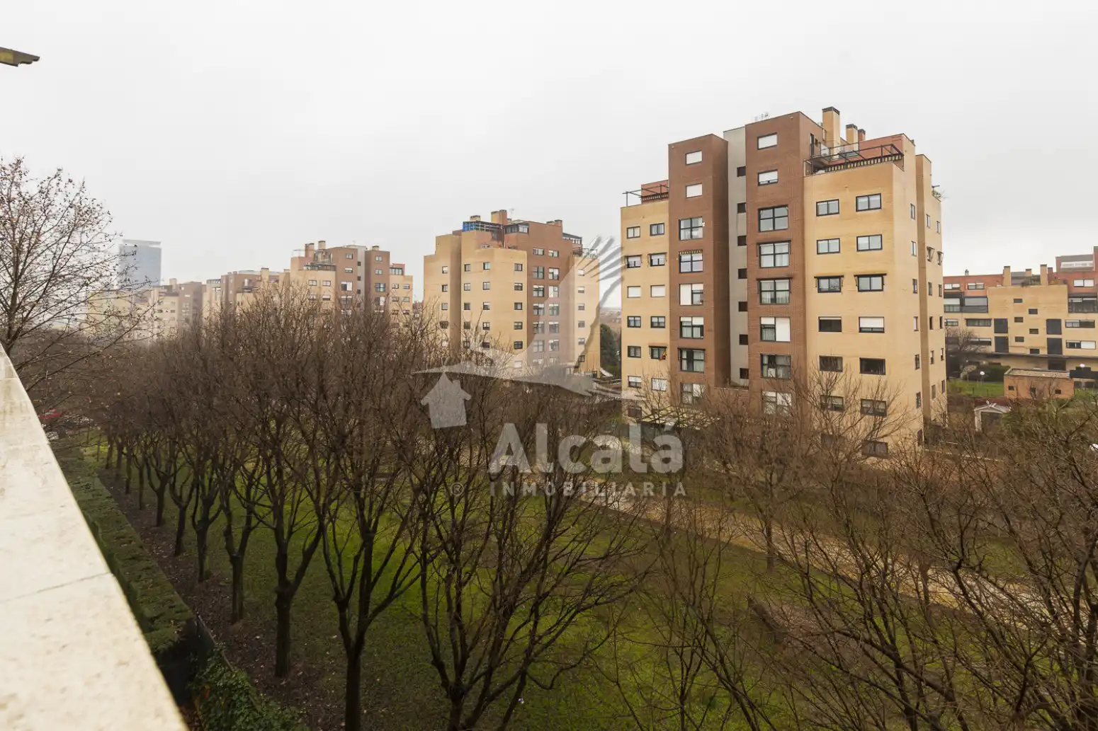 Vista exterior de Ático en venta en Alcalá de Henares con Aire acondicionado, Calefacción y Terraza