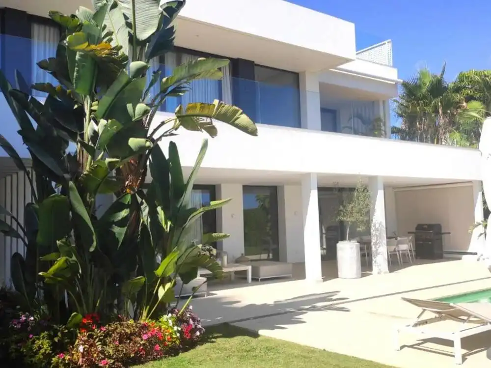 Exterior view of Houses for sale in Estepona  with Air Conditioner, Private garden and Terrace