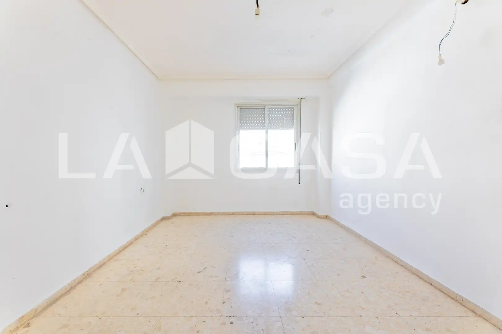Bedroom of Flat for sale in Valencia