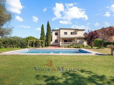 Casa con piscina en venta en Carrer de Sant Antoni