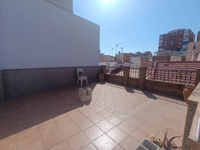 Casa adosada en Alquiler en Calle Héroe de Sostoa, 36 en La Princesa