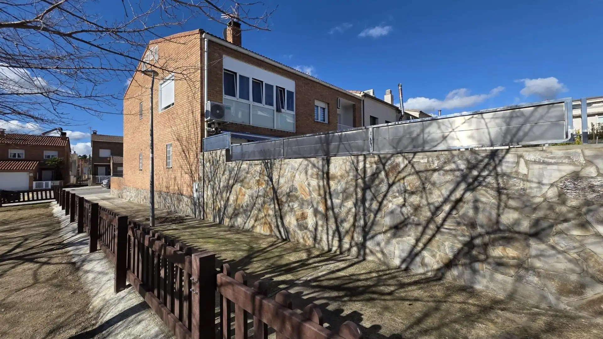 Vista exterior de Casa o xalet en venda en Igualada amb Calefacció, Jardí privat i Parquet