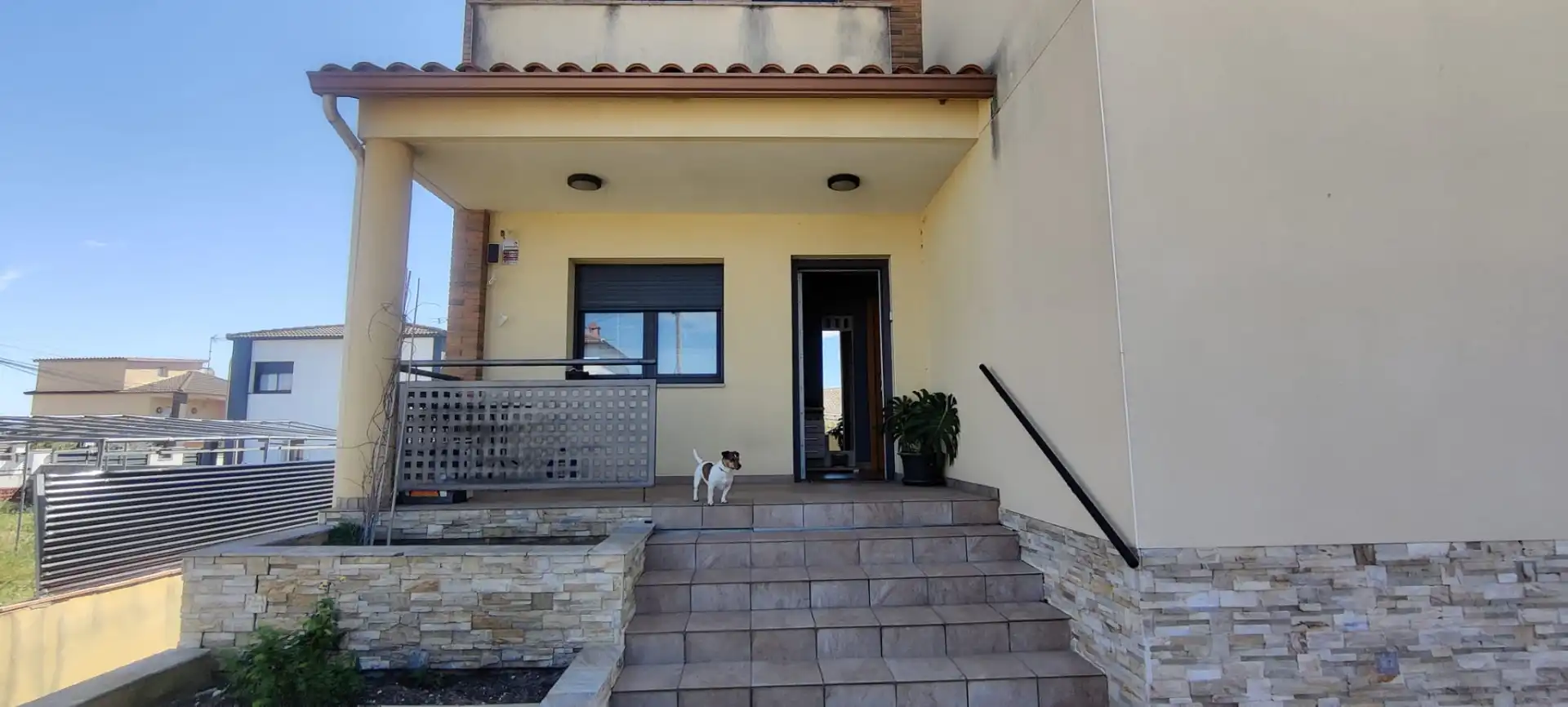 Vista exterior de Casa o xalet en venda en Albinyana amb Aire condicionat, Calefacció i Jardí privat