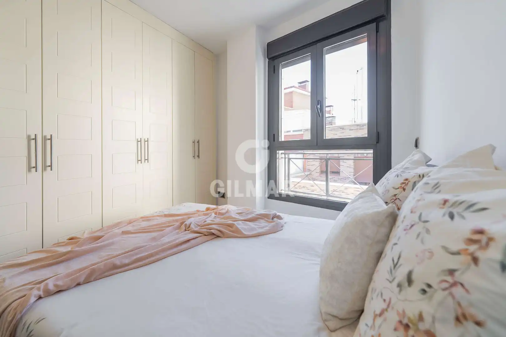 Habitación de Piso en venta en Madrid con Calefacción y Trastero