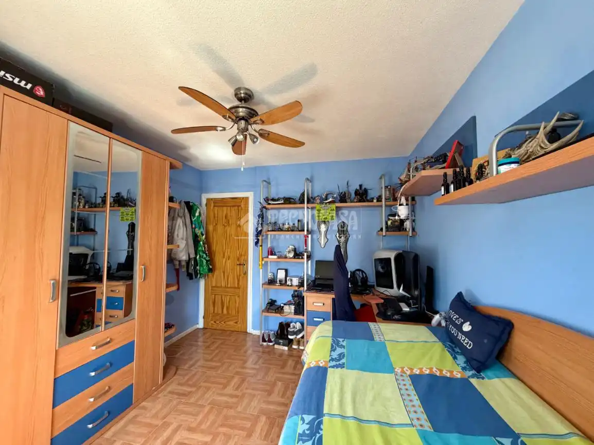 Schlafzimmer von Einfamilien-Reihenhaus zum Verkauf in Azuqueca de Henares mit Klimaanlage und Heizung