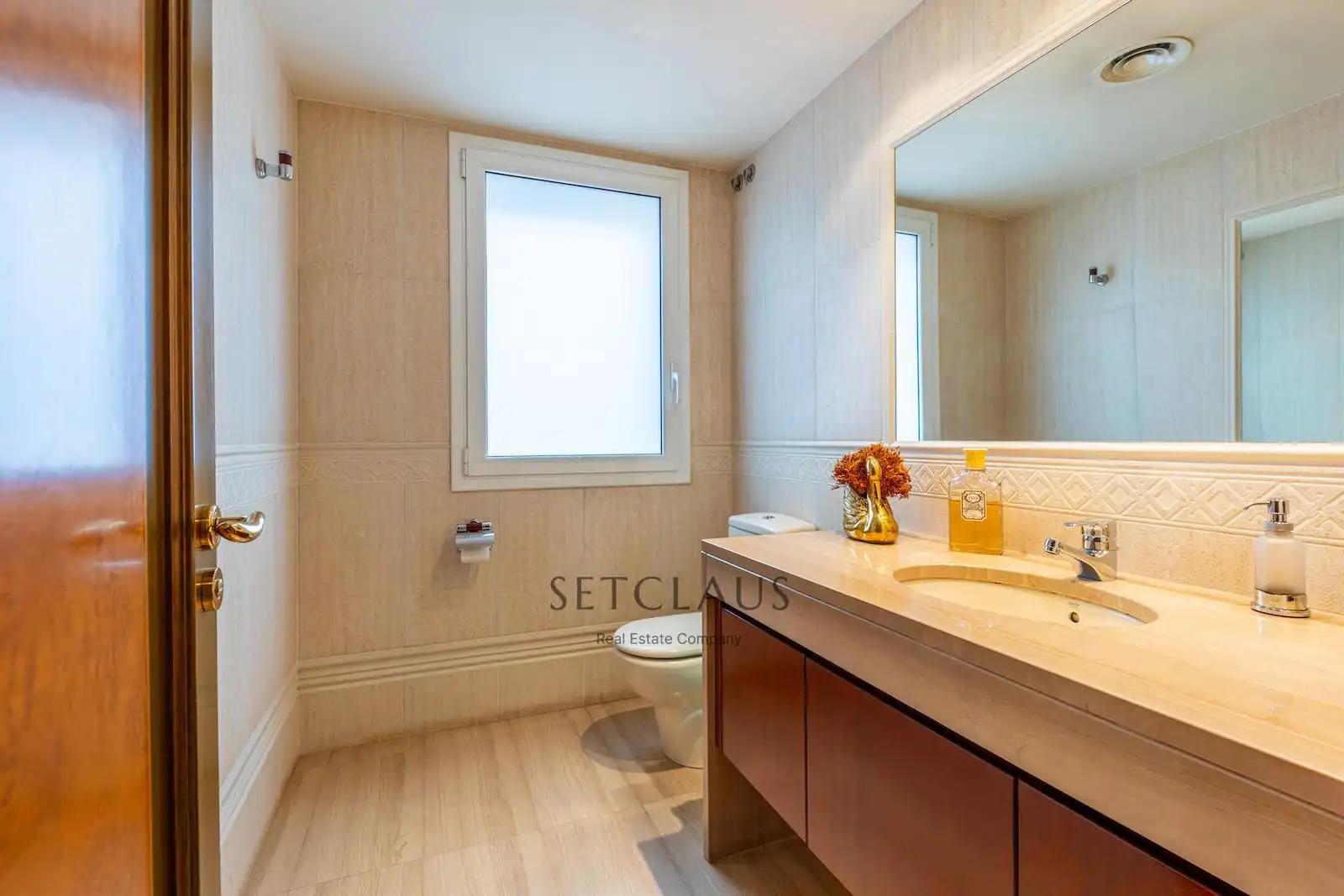 Badezimmer von Dachboden zum Verkauf in Badalona mit Heizung, Terrasse und Alarm