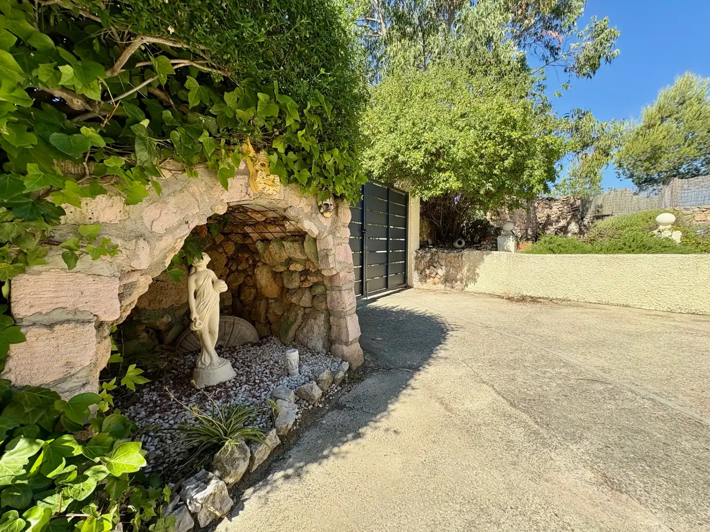Vista exterior de Casa o xalet en venda en Cheste amb Aire condicionat, Calefacció i Jardí privat