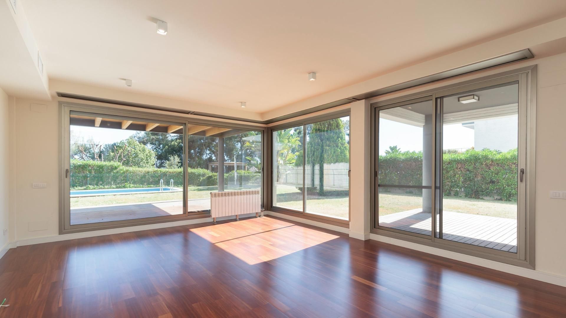 Sala d'estar de Casa o xalet en venda en Sant Vicenç de Montalt amb Aire condicionat, Calefacció i Jardí privat