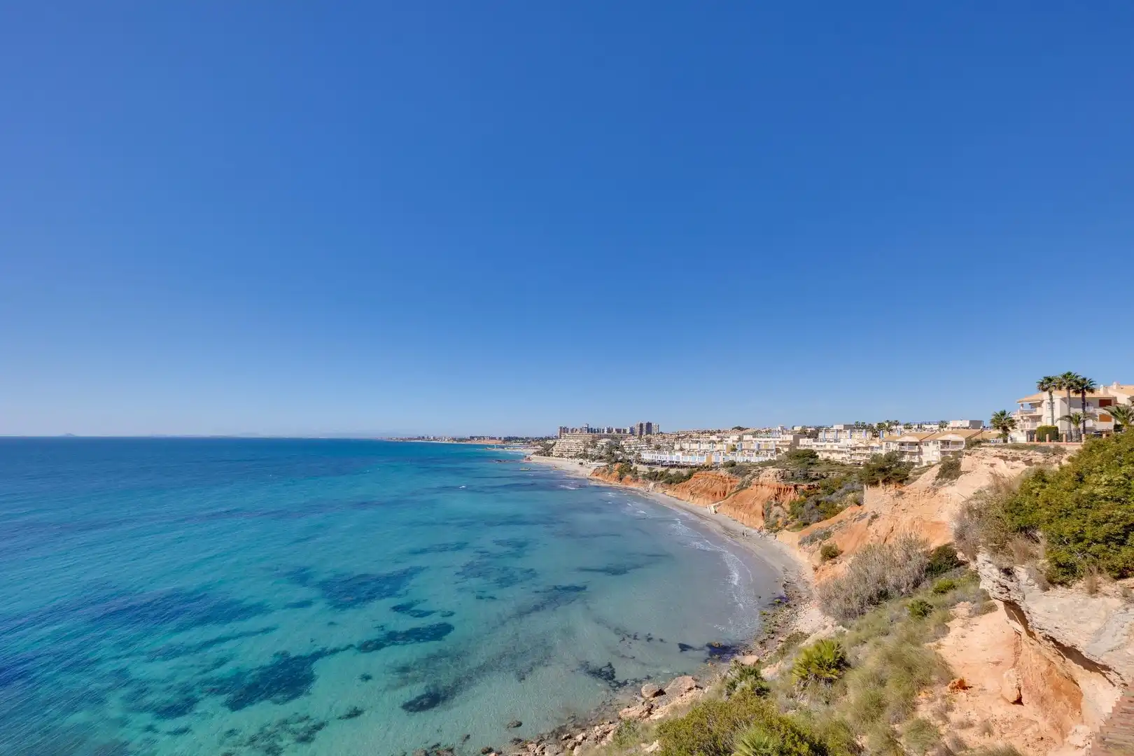Vista exterior de Piso en venta en Orihuela con Aire acondicionado, Amueblado y Piscina comunitaria