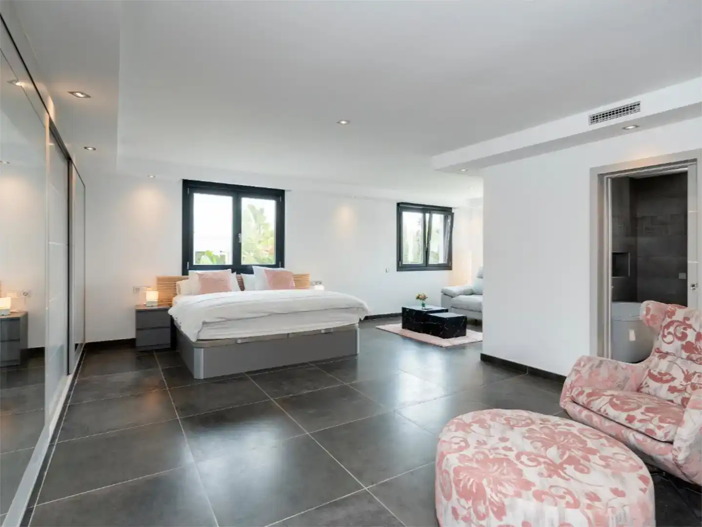 Bedroom of Flat for rent in Nueva Andalucía