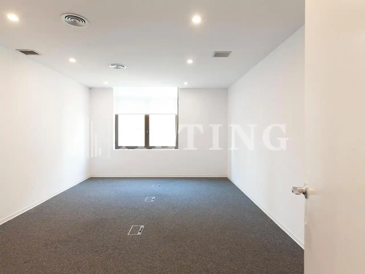 Office space with lift to rent in Catalunya, imagen 30