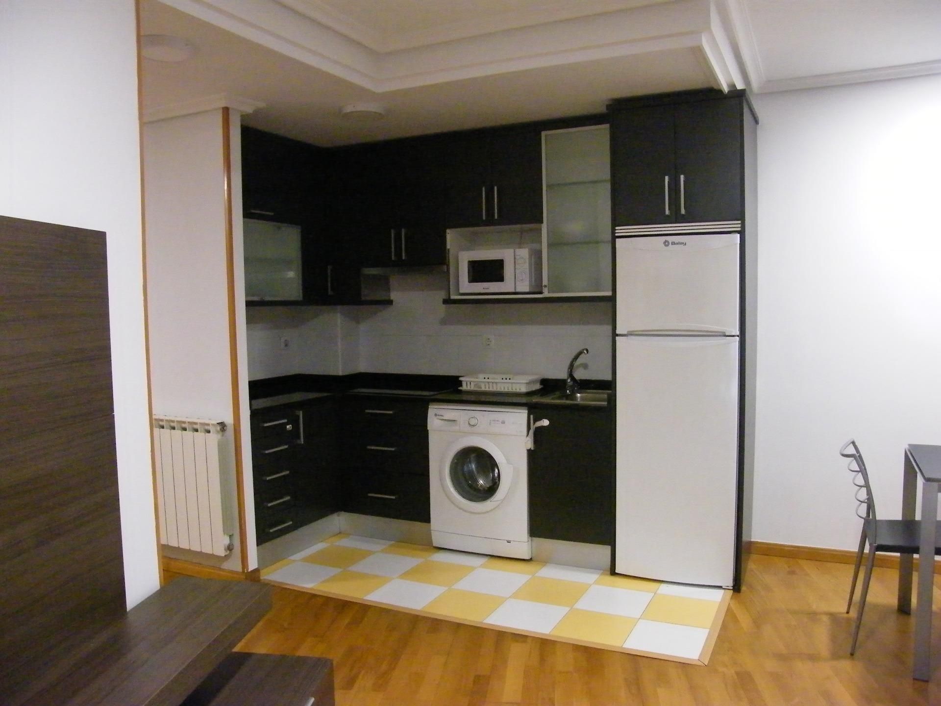 Kitchen of Flat to rent in Torrelavega   with Storage room