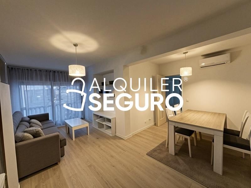 Sala d'estar de Pis de lloguer en Móstoles amb Aire condicionat, Calefacció i Moblat