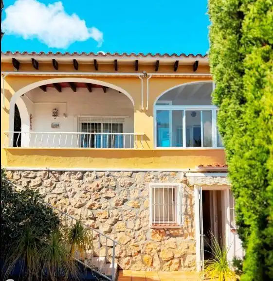 Vista exterior de Casa o chalet en venta en Calpe / Calp con Aire acondicionado, Calefacción y Jardín privado