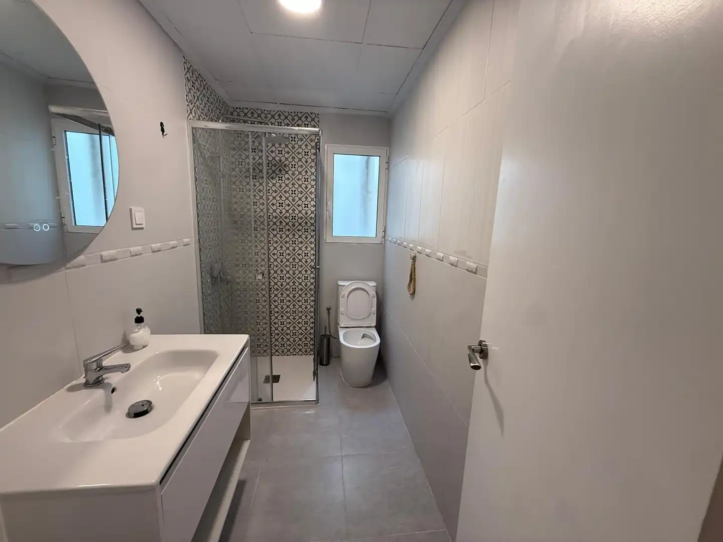 Bathroom of Flat for share in Centro