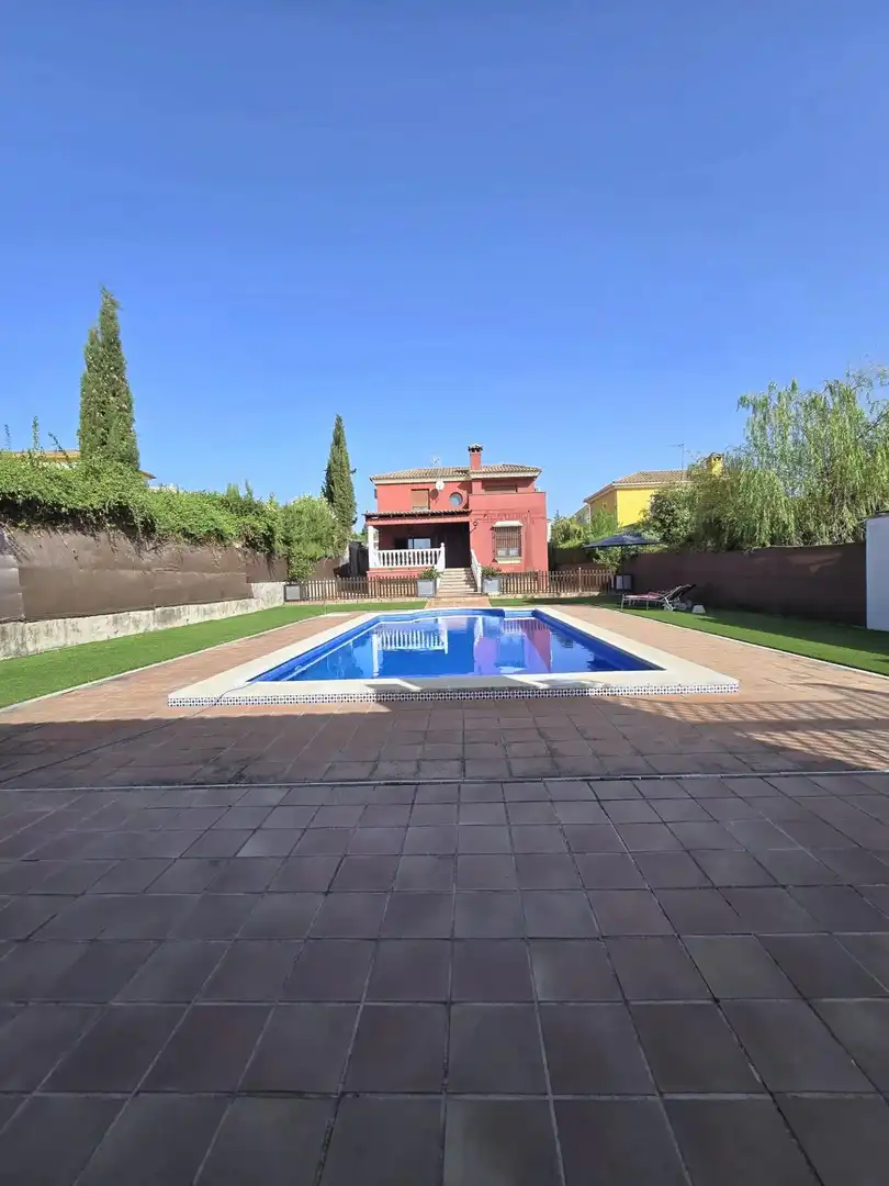 Chalet con piscina en venta en ENCINARES DE ALCOLEA