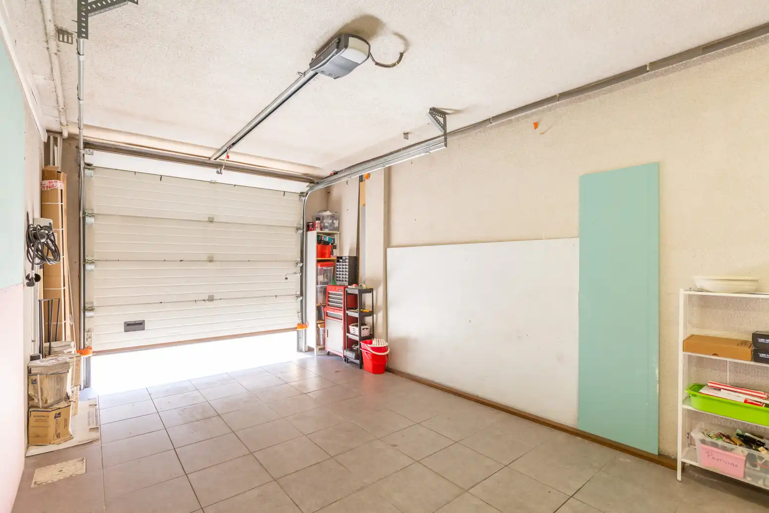 Casa adosada en venta en Valle de Elorz / Elortzibar con Aire acondicionado, Calefacción y Jardín privado