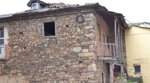 Foto 2 de Apartament en venda a Calle Majuelas, Área Rural Sur, Ponferrada