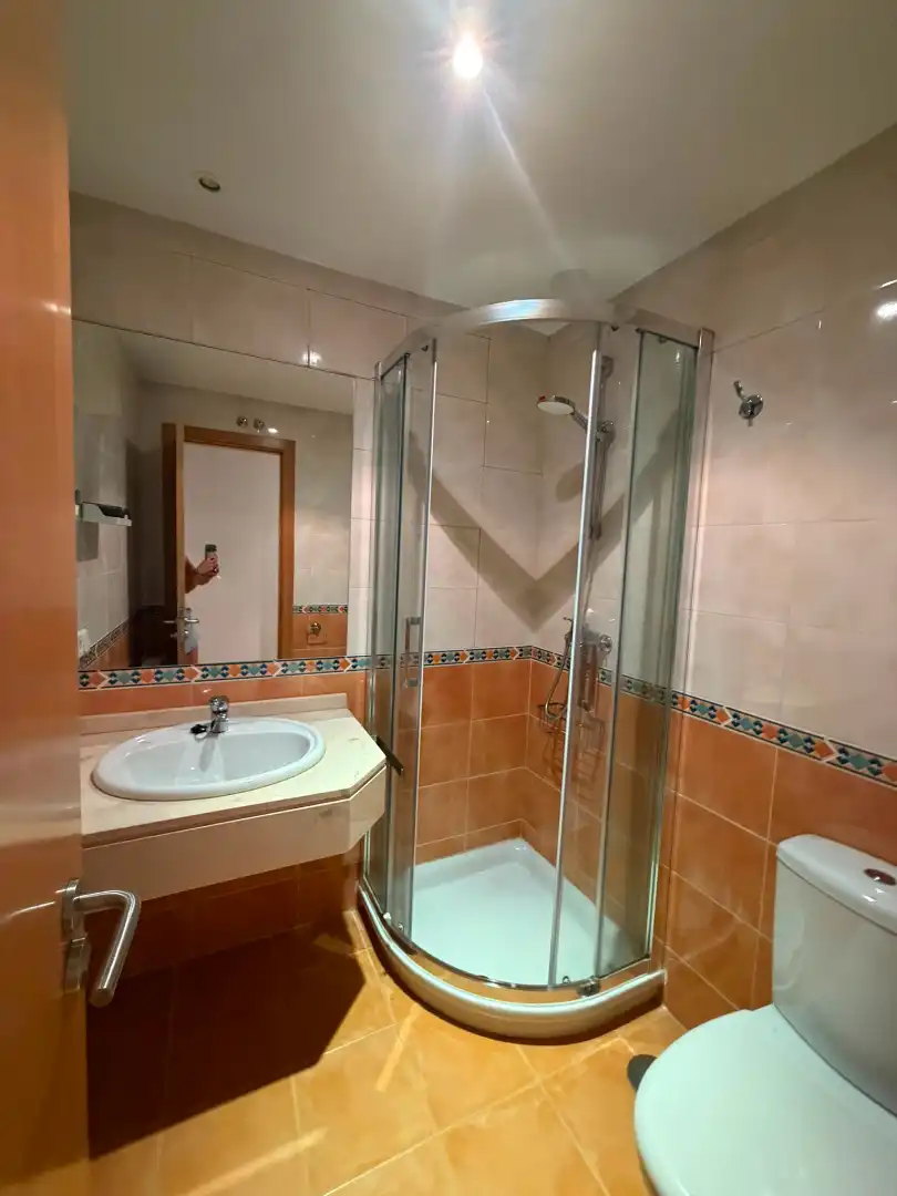 Baño de Apartamento de alquiler en Ciudad Real con Amueblado