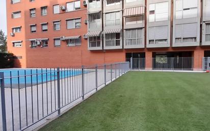 Swimming pool of Flat for sale in  Madrid Capital  with Air Conditioner, Heating and Parquet flooring