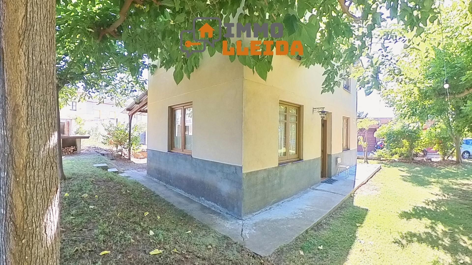 Exterior view of House or chalet for sale in Rosselló  with Private garden, Terrace and Furnished