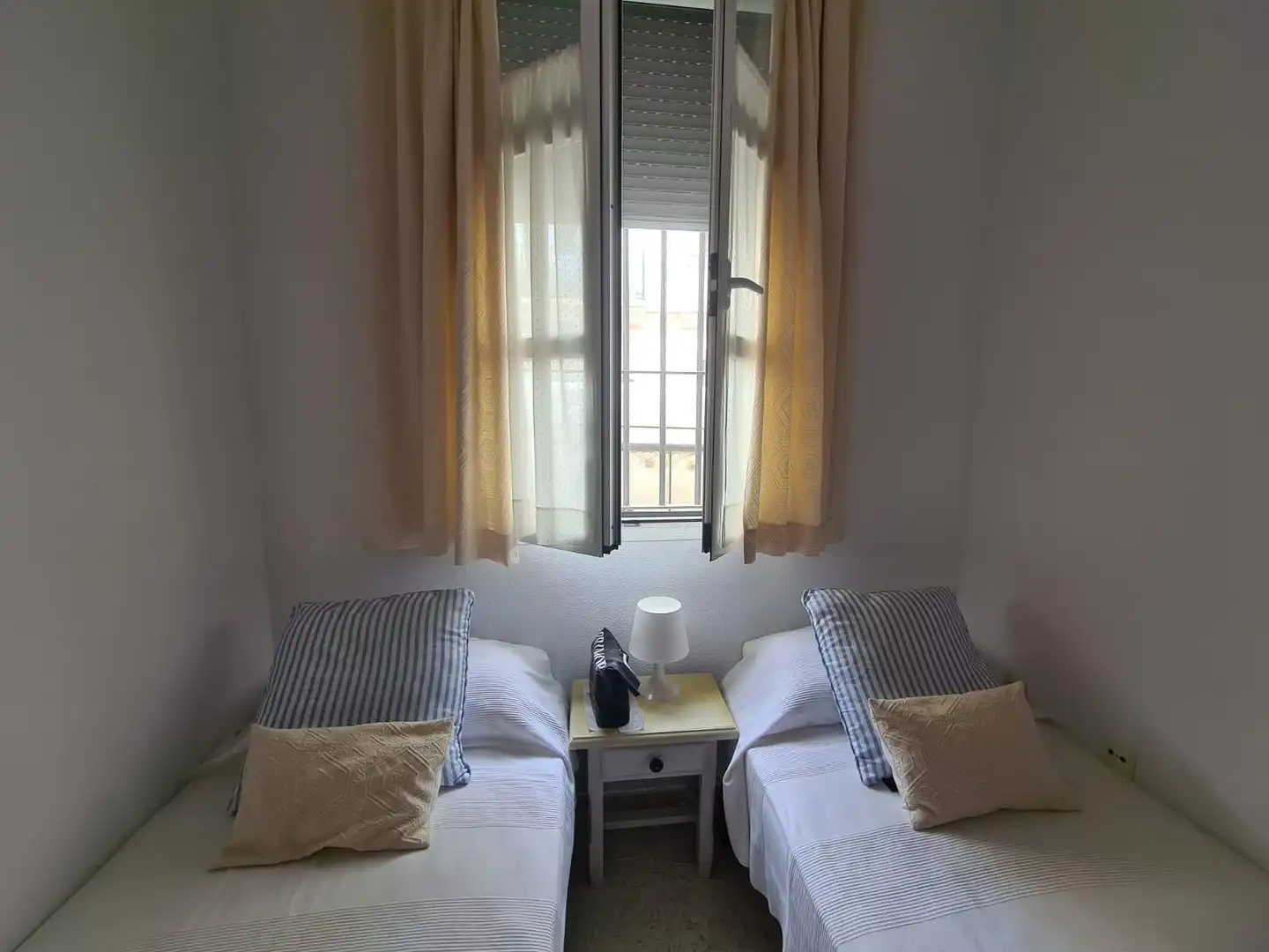 Habitación de Piso en venta en Cádiz con Amueblado