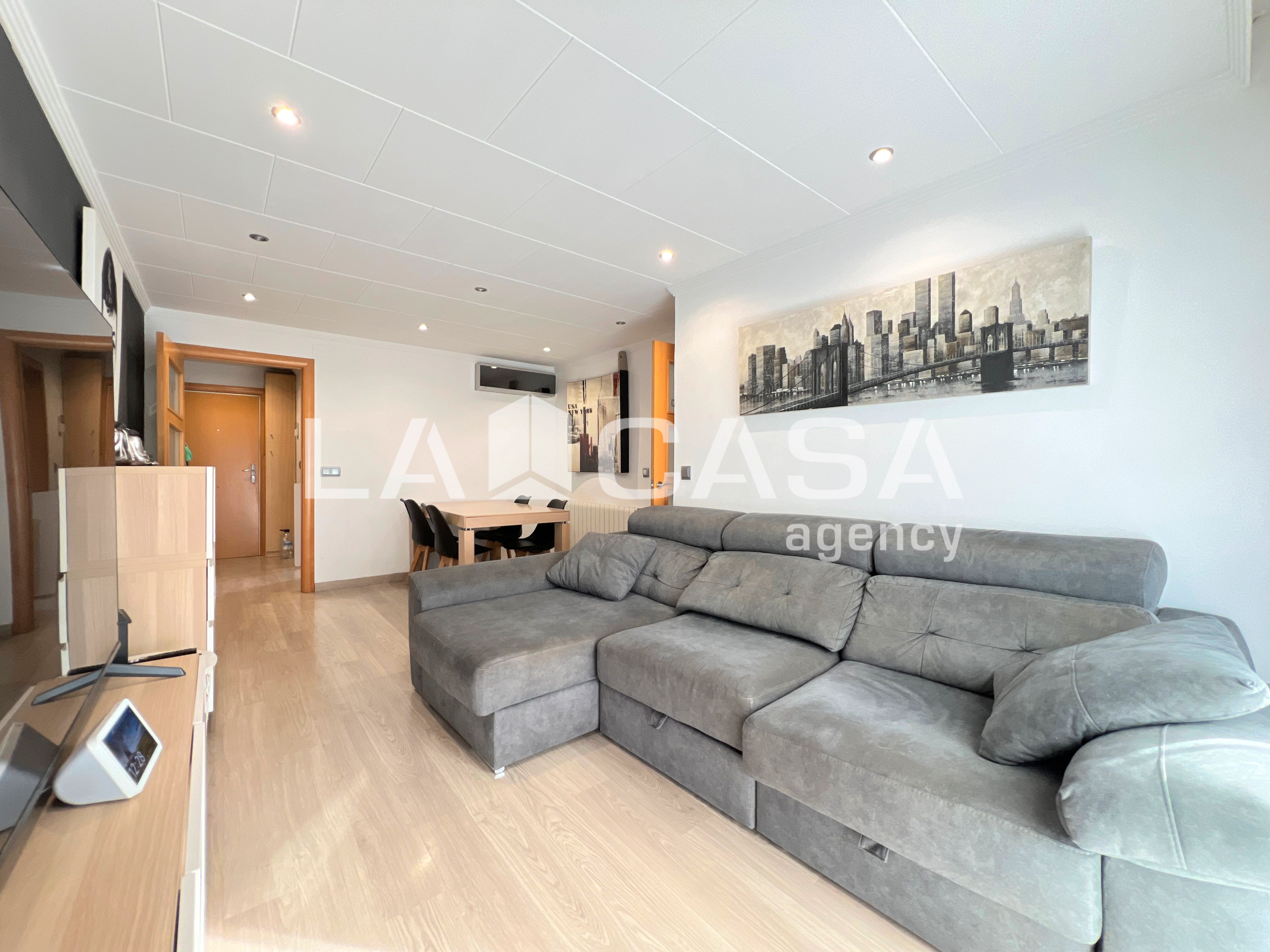 Piso en venta en Badalona con Calefacción y Balcón