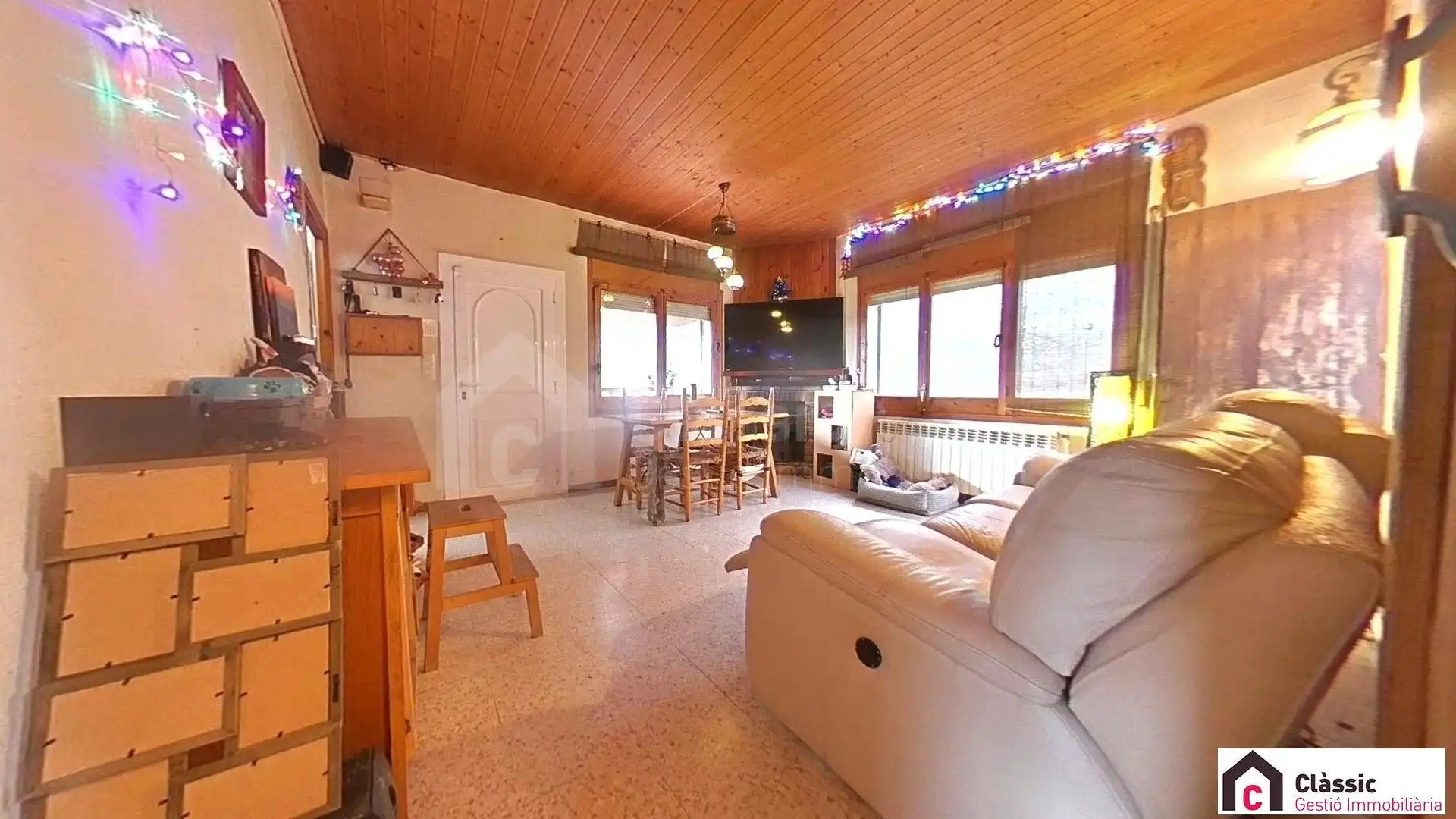 Sala d'estar de Casa o xalet en venda en Riells i Viabrea amb Calefacció, Jardí privat i Traster