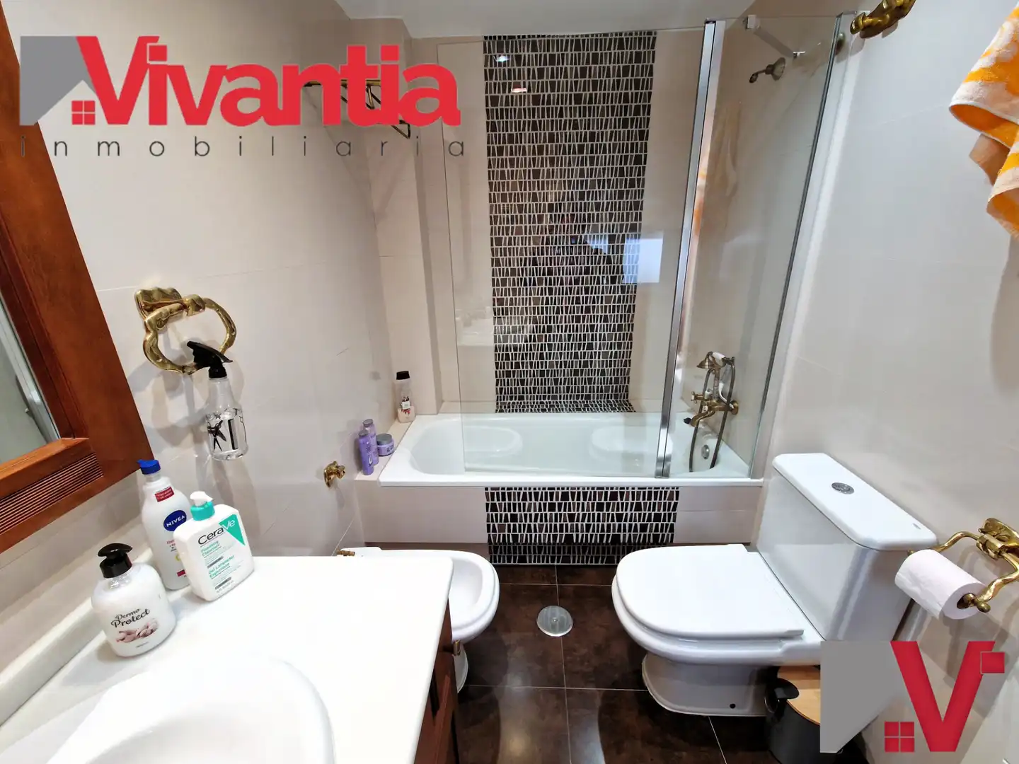 Bathroom of Flat for sale in Lorca  with Air Conditioner, Heating and Furnished