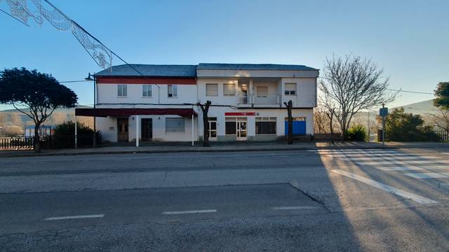 Casa-chalet en Venta en Avenida Ancares en Vega de Espinareda