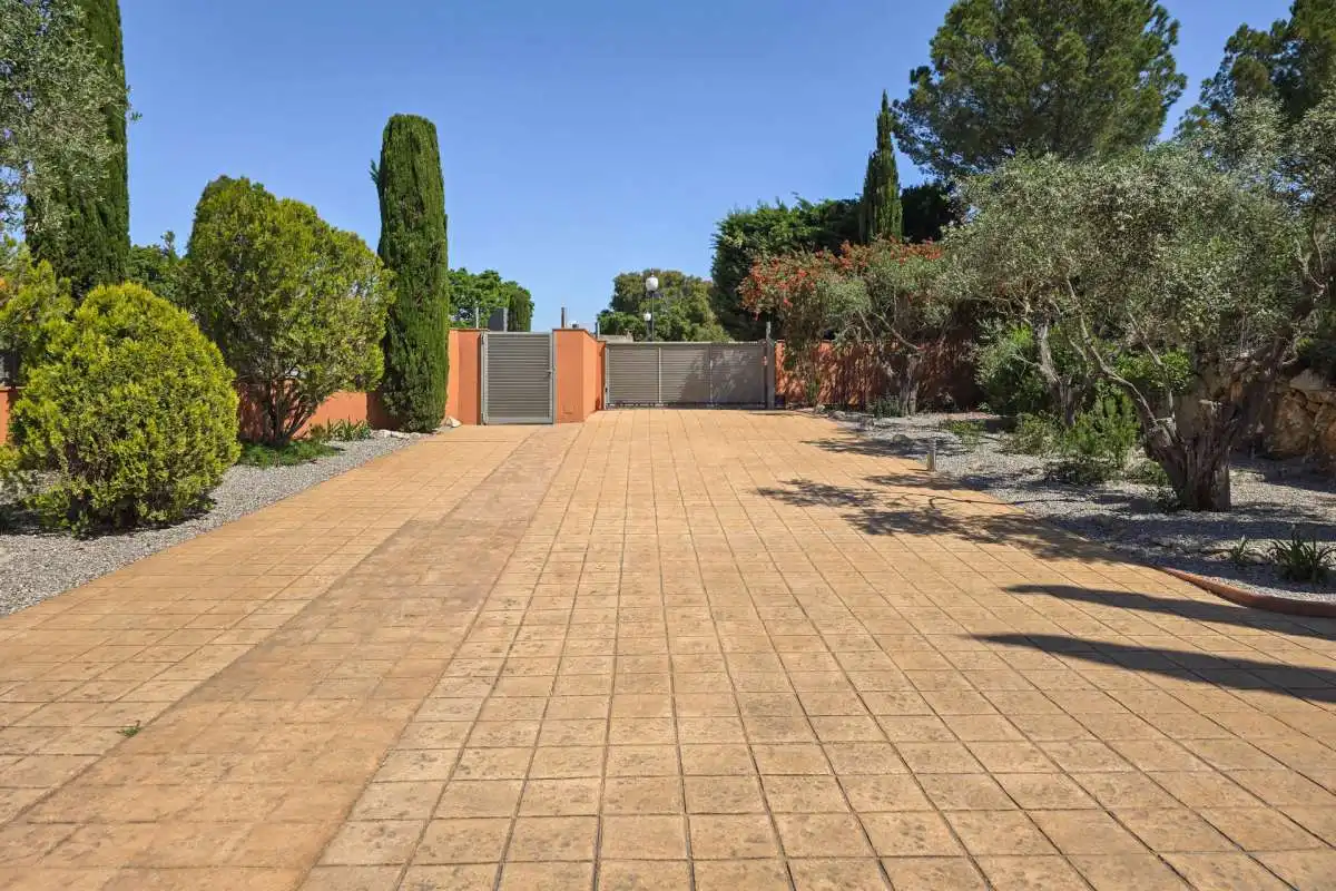 Casa con jardín en venta en Peralada, imagen 5