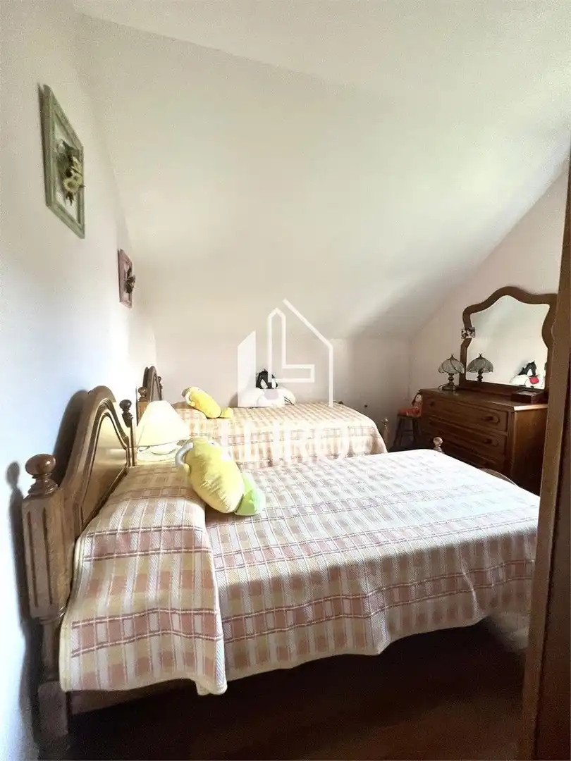 Habitación de Casa o chalet en venta en Santiago de Compostela  con Jardín privado