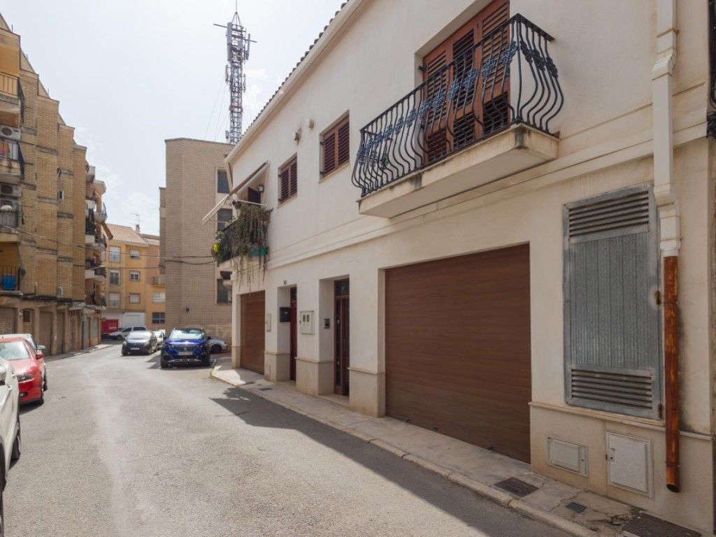 Vista exterior de Casa o xalet en venda en Cheste amb Calefacció i Balcó