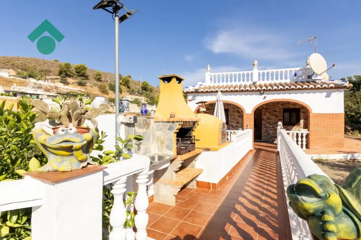 Casa rústica con piscina en venta en Avda Pescia - Ctra de Frigiliana, imagen 5