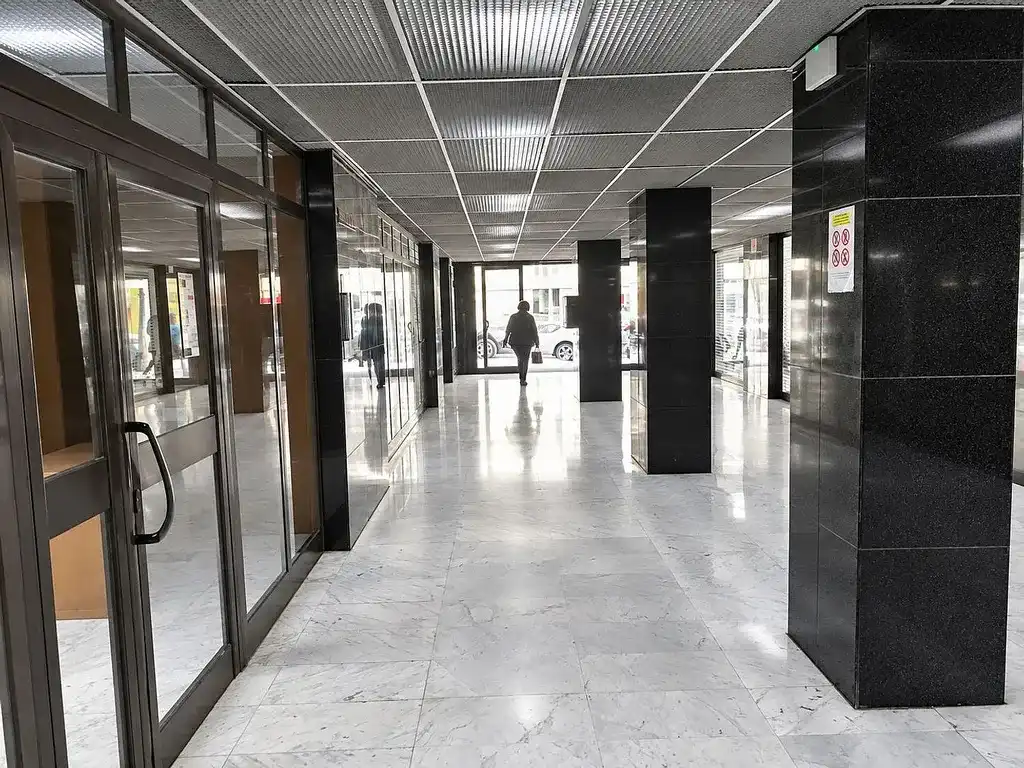 Local comercial en venta en Carrer de Rocafort 69, imagen 12