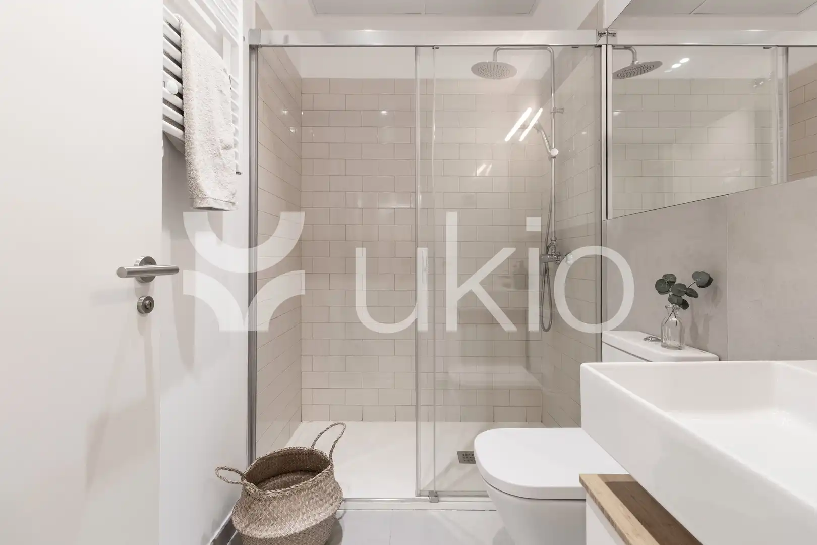 Baño de Apartamento de alquiler en Madrid con Aire acondicionado, Calefacción y Amueblado