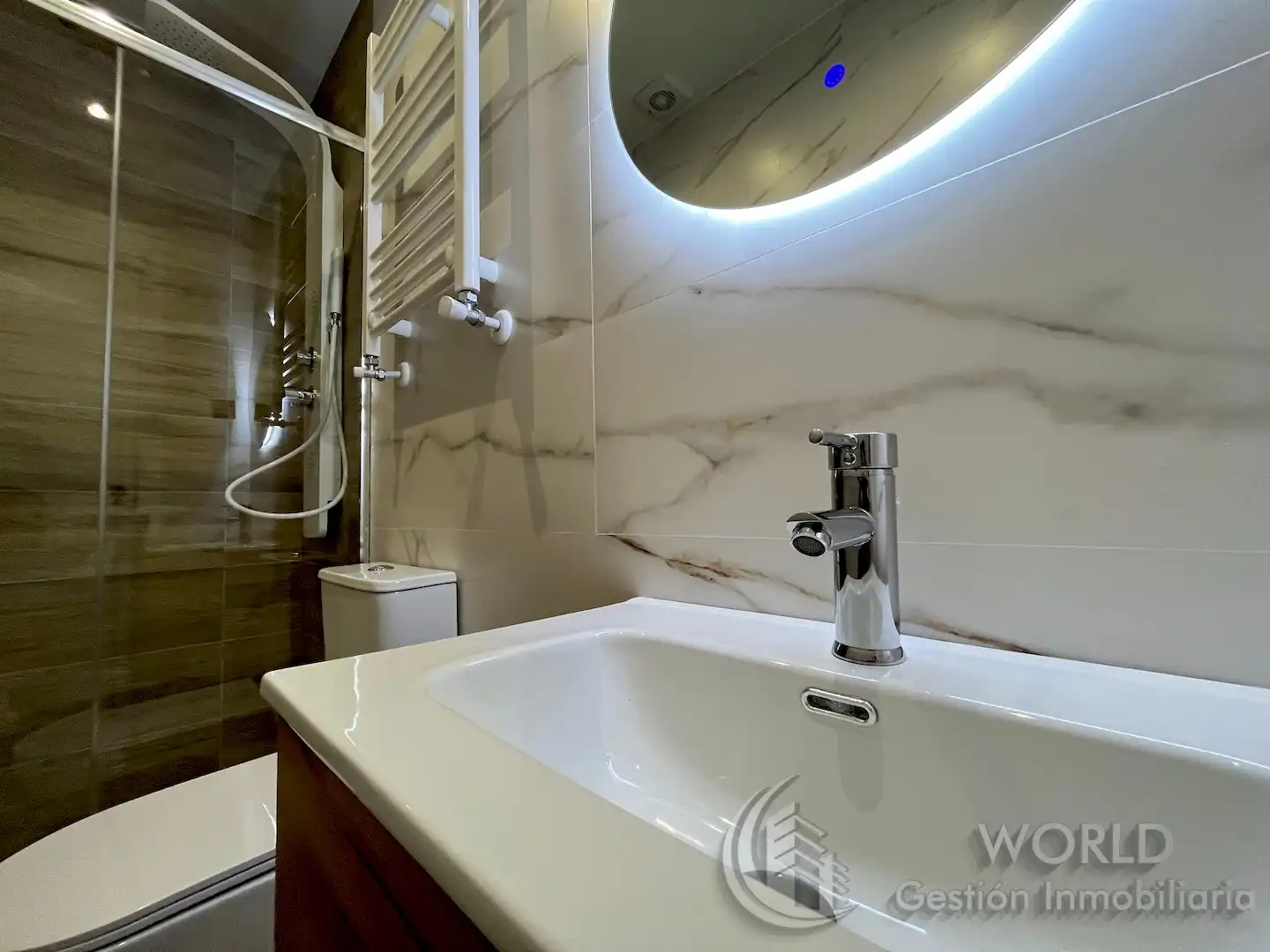 Badezimmer von Wohnung zum Verkauf in Madrid mit Klimaanlage, Heizung und Möbliert