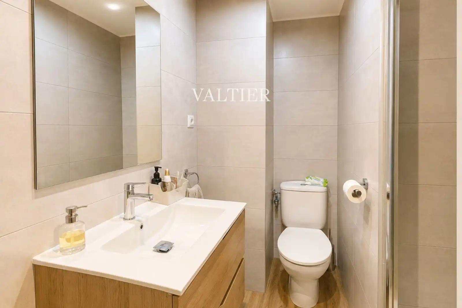Baño de Piso de alquiler en Madrid con Aire acondicionado y Amueblado