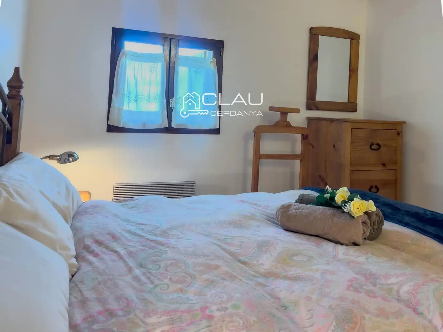 Bedroom of Detached homes for rent in Osséja  with Heating, Private garden and Parquet flooring