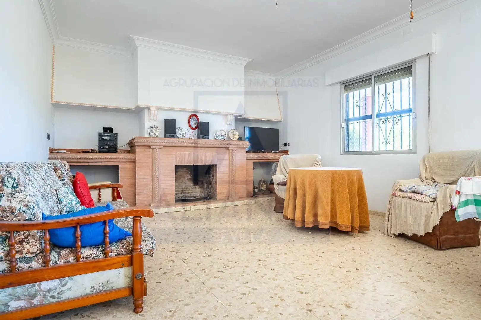 Houses for sale in Sanlúcar la Mayor, Sevilla