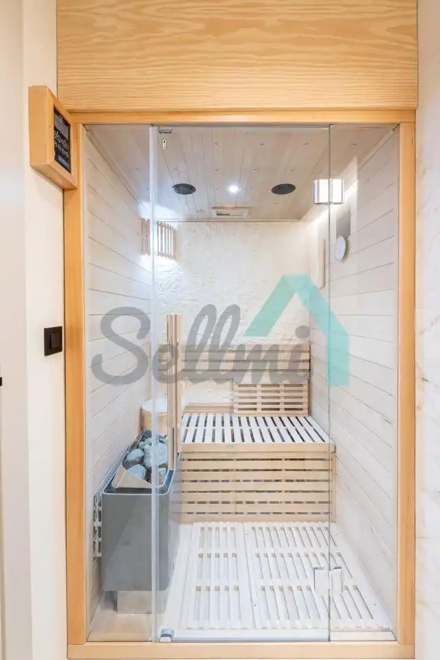 Habitación de Piso en venta en Oviedo  con Calefacción, Trastero y Balcón