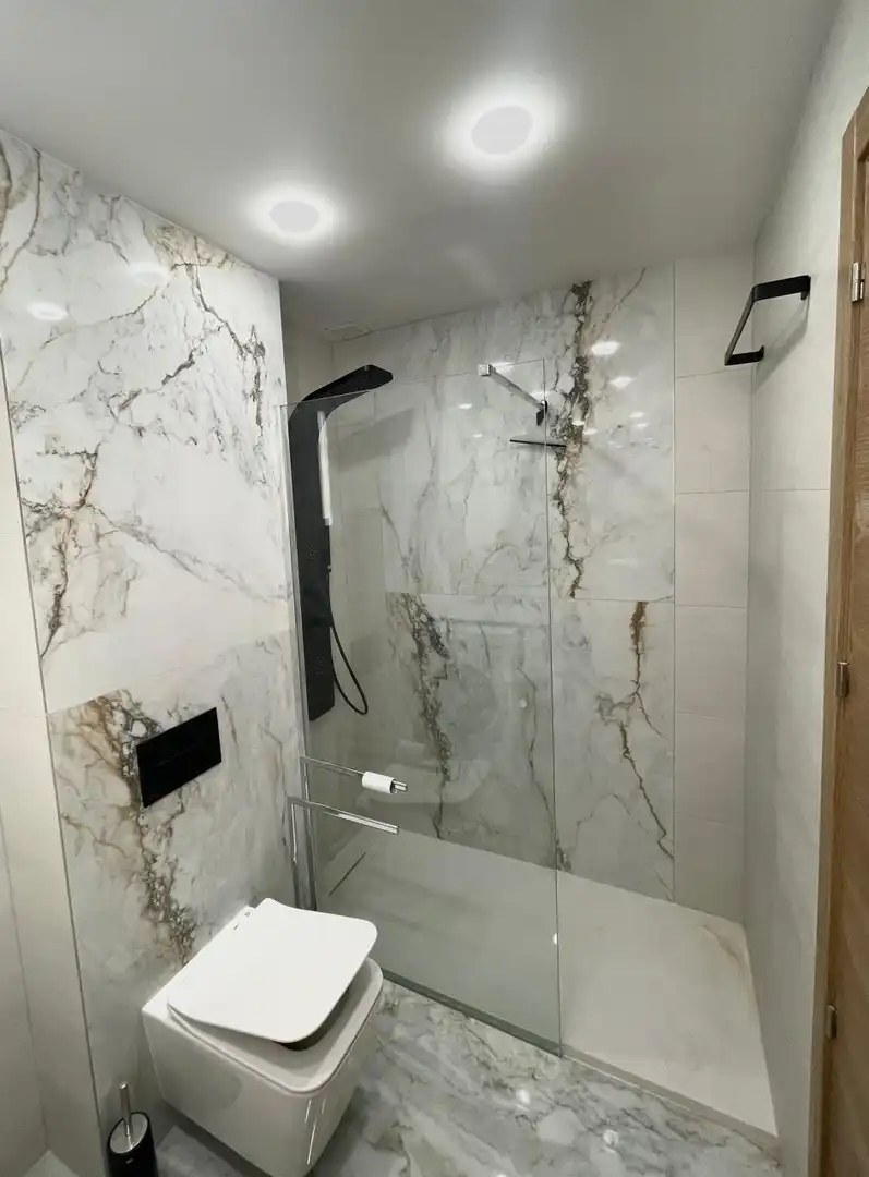 Bathroom of Apartments for rent in Estepona  with Air Conditioner, Heating and Terrace