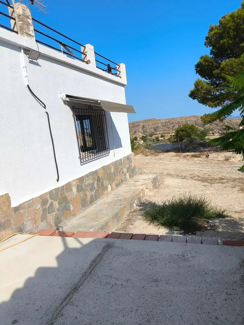 Vista exterior de Casa o chalet en venta en Agost con Aire acondicionado, Jardín privado y Terraza