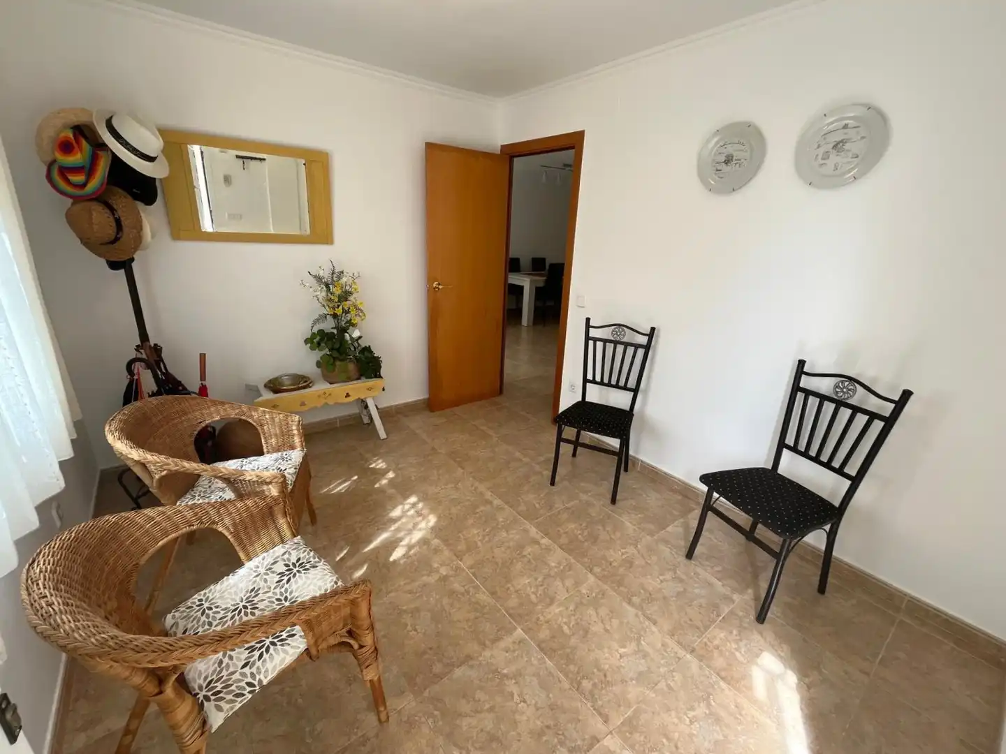 Sala de estar de Planta baja en venta en Castell d'Aro, Platja d'Aro i s'Agaró con Aire acondicionado, Jardín privado y Terraza