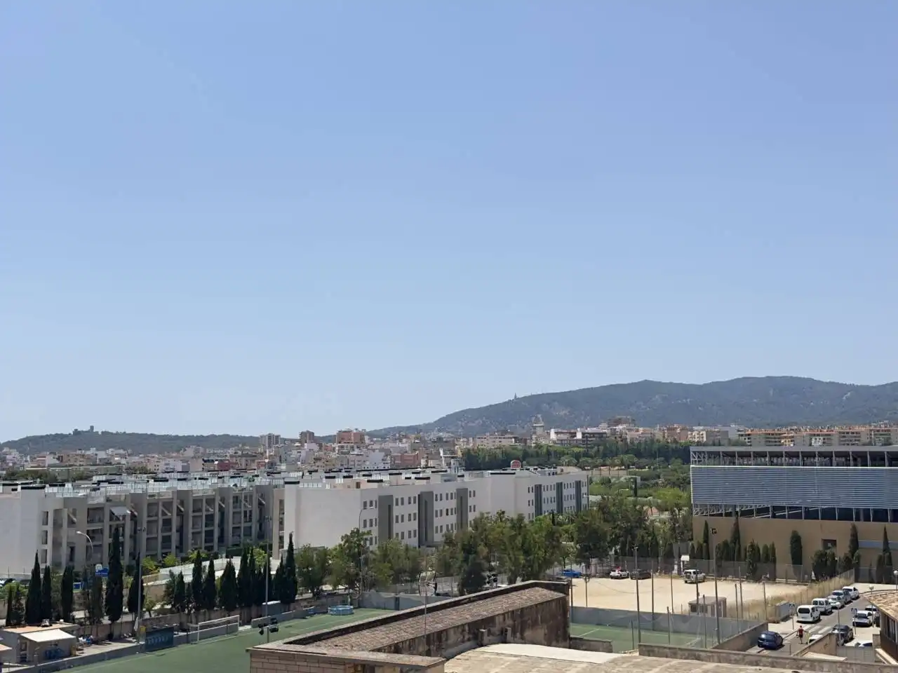 Außenansicht von Wohnung zum Verkauf in  Palma de Mallorca mit Klimaanlage, Heizung und Balkon