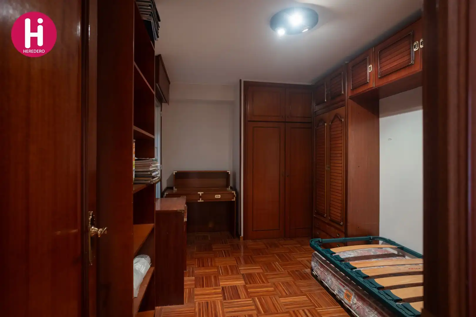 Schlafzimmer von Wohnung zum Verkauf in Vigo  mit Heizung und Abstellraum