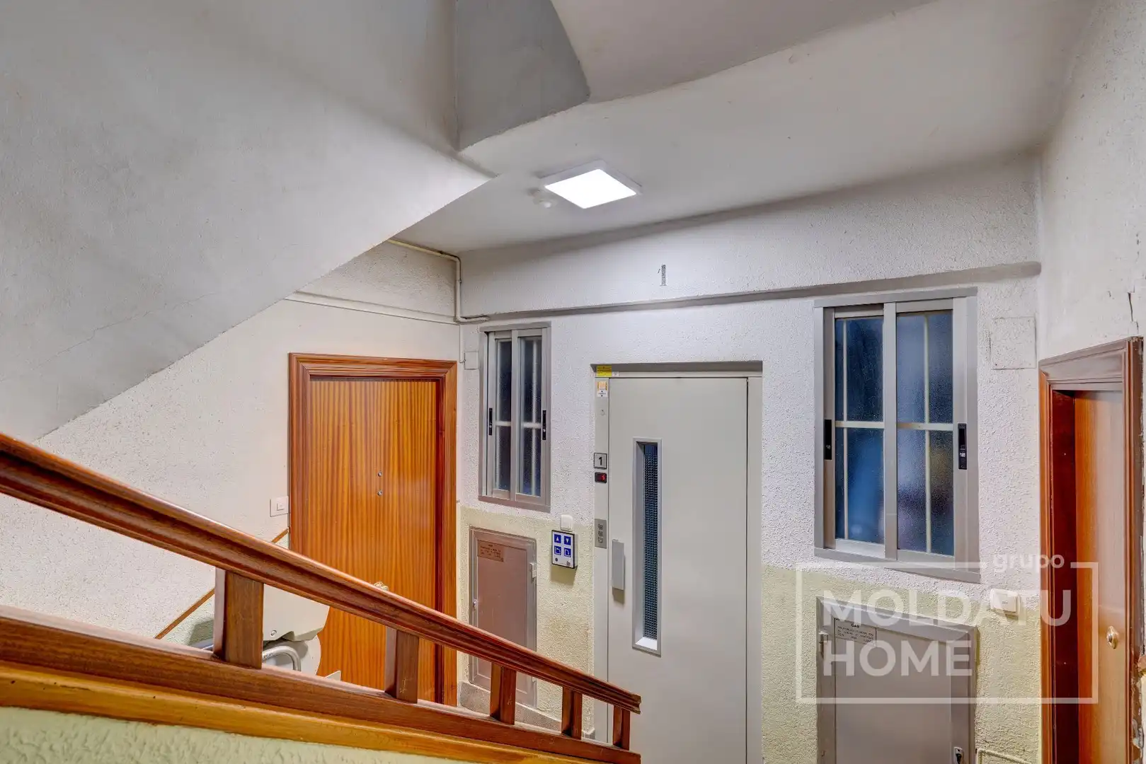 Piso en venta en Irun  con Calefacción, Trastero y Amueblado