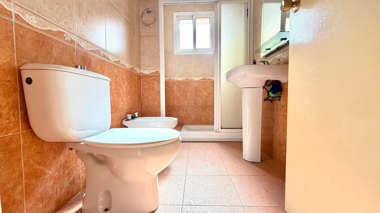 Badezimmer von Wohnung zum Verkauf in El Puerto de Santa María mit Klimaanlage und Terrasse